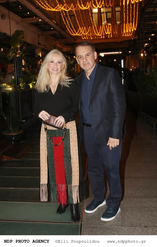 Η Μαρί Κωνσταντάτου σε ρόλο μητριάς: Η σπάνια εμφάνιση με την κόρη του συζύγου της Ελίνα Κεντ - Μοιάζουν σαν αδελφές