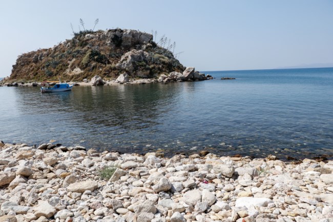 Μυστήριο με το πτώμα στην παραλία Βοτσαλάκια του Πειραιά - Είχε σακούλα στο κεφάλι, ήταν χτυπημένο [εικόνες - βίντεο]