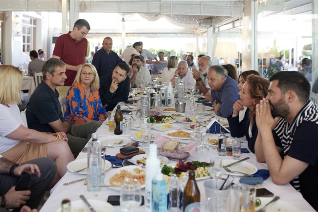 ΜΗΤΣΟΤΑΚΗΣ ΤΡΑΠΕΖΙ