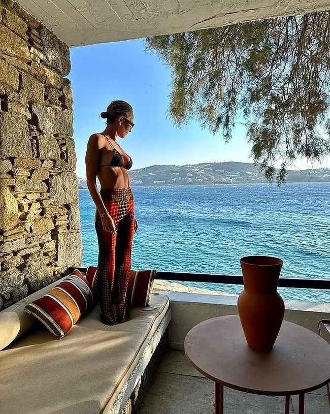 Γιατί η Daily Mail ανοίγει ξανά τη δολοφονία του τοπογράφου - Οι influencers και η μαφία που βάζει στο μάτι τη Μύκονο