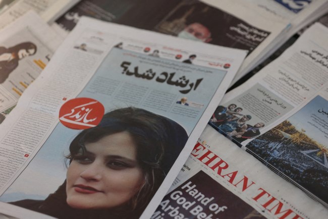"Φλέγεται" το Ιράν με 36 νεκρούς: Ο στρατός απειλεί ότι θα βγει στους δρόμους - "Θα αντιμετωπίσουμε τους εχθρούς"