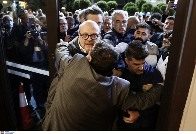 ΣΥΡΙΖΑ: Σκηνές απείρου κάλλους στο Γκάζι - Σπρωξίματα και καβγάδες με "πρωταγωνιστή" τον Αντώναρο [εικόνες-βίντεο]