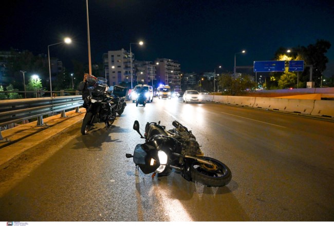 Π. Φάληρο: Τραγικό τροχαίο με μηχανή στην Ποσειδώνος - Νεκροί οι δύο αναβάτες - Προσοχή, σκληρές εικόνες