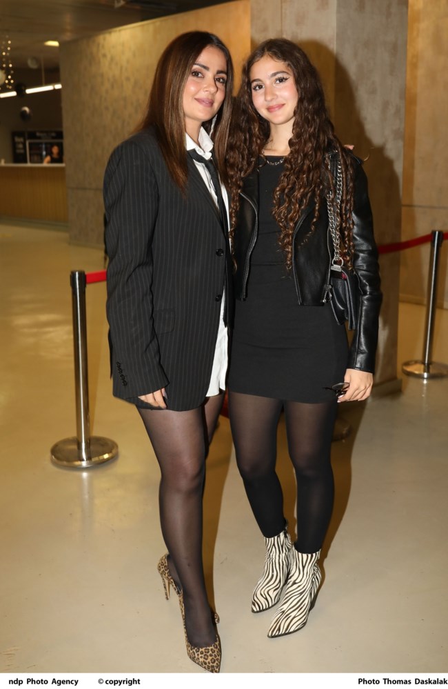 Αγγελική Δαλιάνη: Σπάνια δημόσια εμφάνιση με την κούκλα 16χρονη κόρη της, Λυδία [εικόνες]