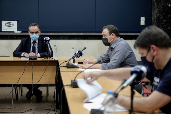 Κορονοϊός- Σοκ: Αυξήθηκαν 40% τα κρούσματα σε μια εβδομάδα στην Αττική -  Οι νέοι μολύνονται δύο φορές πιο εύκολα