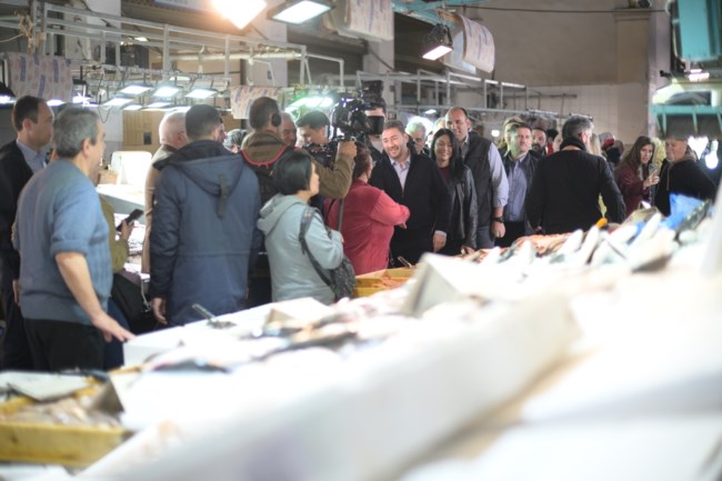 Ο Νίκος Ανδρουλάκης στη Βαρβάκειο: Φέτος οι πολίτες θα πληρώσουν το πιο ακριβό πασχαλινό τραπέζι