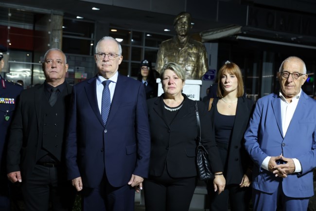 Θεσσαλονίκη: Αποκαλύφθηκε η προτομή του δολοφονημένου αστυνομικού Γιώργου Λυγγερίδη