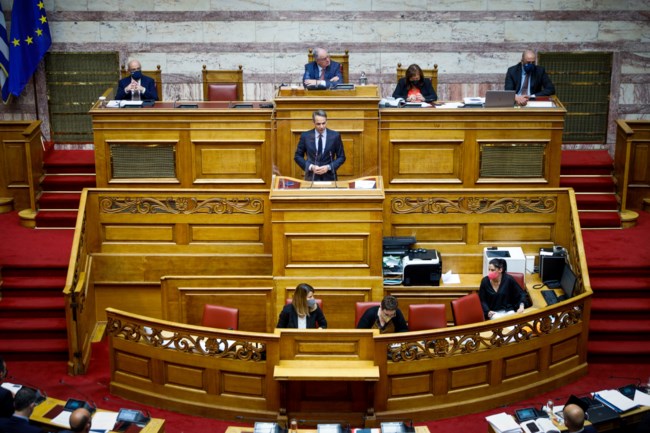 Μητσοτάκης: "Σημαντική αύξηση του κατώτατου μισθού από 1η Μαΐου - Φθηνή στέγη σε εργαζόμενους μέσω ΟΑΕΔ"