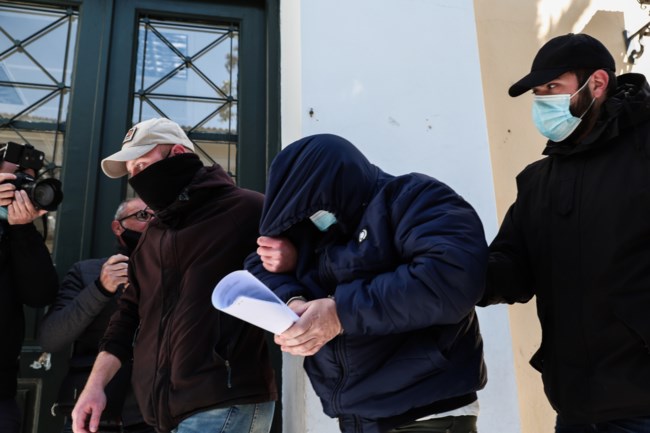 Ριφιφί στις θυρίδες: Στον ανακριτή ο Γκουρούσης - Μαζί του και η Τέτα Καμπουρέλη [Εικόνες]