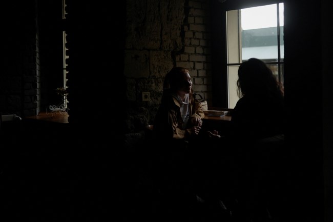 Οι Ρώσοι σφυροκοπούν την Ουκρανία: Ολική διακοπή ηλεκτροδότησης σε πολλές περιοχές - Χιλιάδες εγκαταλείπουν τη Χερσώνα