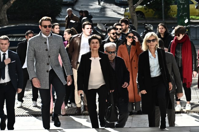 Στον Άρειο Πάγο ο Στέφανος Κασσελάκης: Κατέθεσε την ιδρυτική διακήρυξη του κόμματός του - Ποιοι βουλευτές τον συνόδευσαν