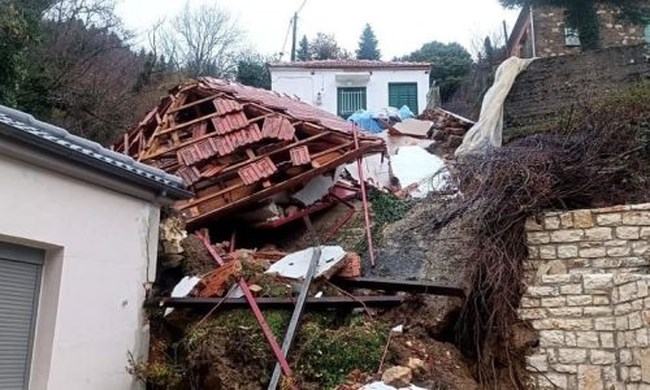 Κακοκαιρία "Gaia": Προβλήματα στην Ήπειρο - Κατολίσθηση παρέσυρε δύο σπίτια στους Μελισσουργούς