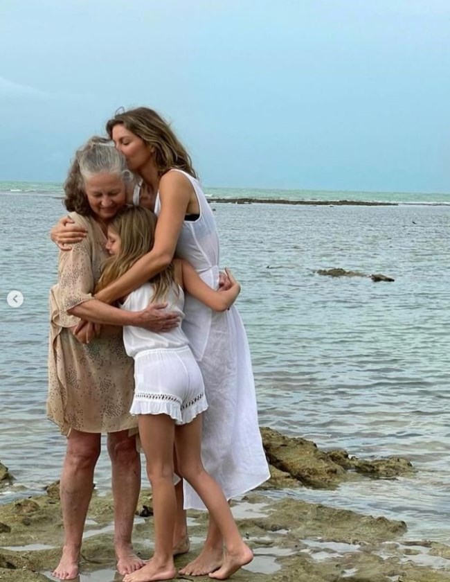 ΖΙΖΕΛ ΜΗΤΕΡΑ