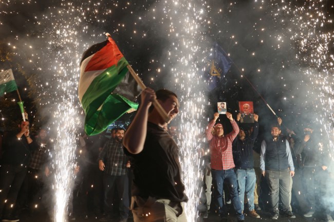"Βράζει" η Μέση Ανατολή: Στο πλευρό της Παλαιστίνης με μαζικές διαδηλώσεις ο αραβικός κόσμος [εικόνες]