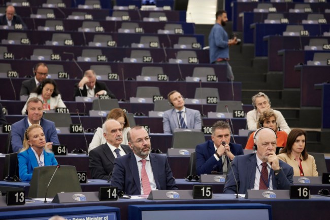 Μητσοτάκης σε άδεια αίθουσα στο Στρασβούργο