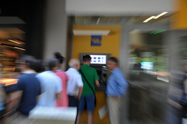 Δωρεάν αναλήψεις στα ΑΤΜ των ελληνικών τραπεζών από τις 11 Αυγούστου – Θέσπιση εθνικού πλαφόν για τρίτους παρόχους