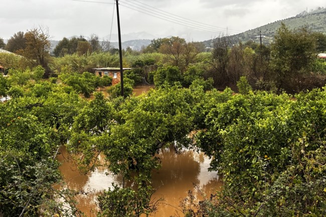 Καταστροφές από την κακοκαιρία σε Ήπειρο, Τρίκαλα, Κέρκυρα: Αποκλεισμένα χωριά και περιοχές σε κατάσταση έκτακτης ανάγκης