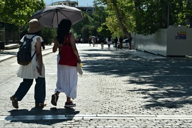 ΤΟΥΡΙΣΤΕΣ ΑΚΡΟΠΟΛΗ