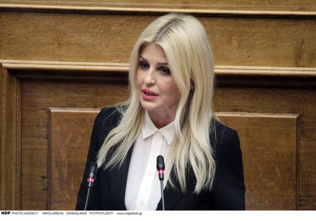 Έλενα Ράπτη