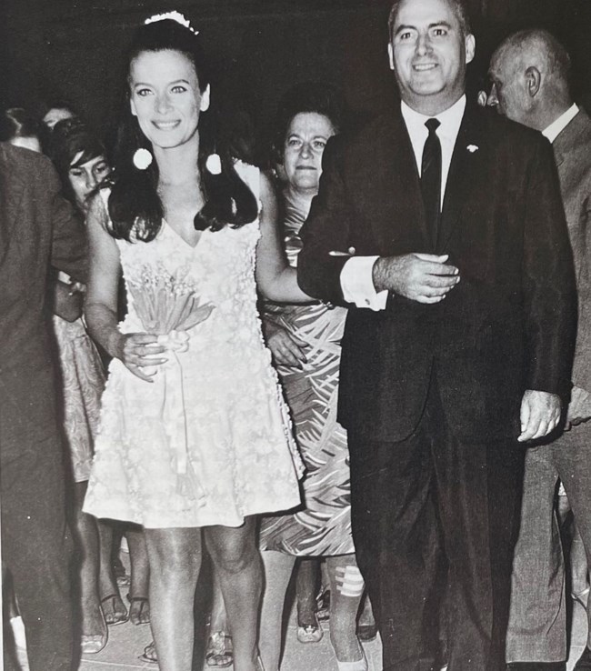 καρεζη