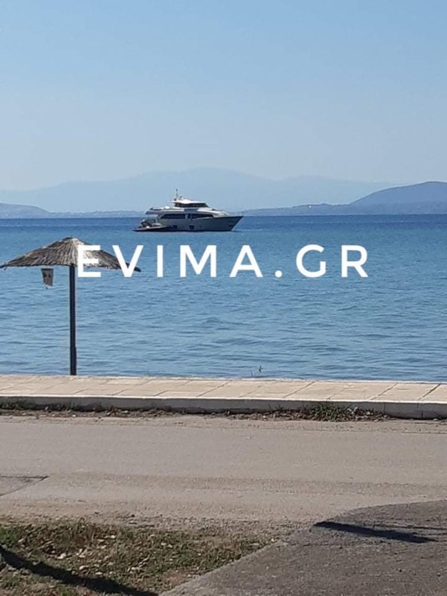 Στην Εύβοια για διακοπές ο πρόεδρος της Γαλατασαράι μαζί με την Ελληνίδα γυναίκα του [Εικόνες]