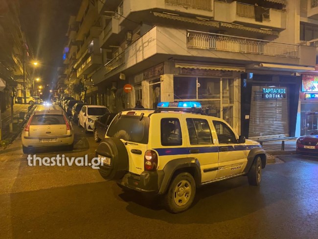 Θεσσαλονίκη: Έκαναν διάρρηξη σε μαγαζί με ρούχα για να πάρουν... κοσμήματα από τη βιτρίνα [εικόνες]