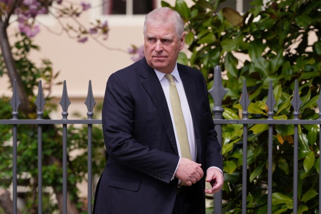 Ηχηρές απουσίες και αναπάντεχες παρουσίες στη βασιλική πασχαλινή λειτουργία στο Ουίνδσορ: Έλειψαν Κέιτ και Γουίλιαμ