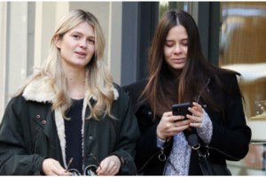 Κατάξανθη έγινε η Αμαλία Κωστοπούλου: Ποζάρει άβαφη και ηλιοκαμένη στο Λος Άντζελες - εικόνα 10