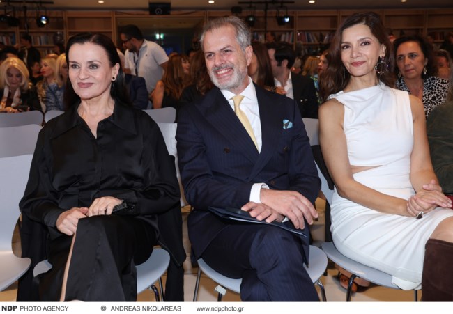 H Κατερίνα Λέχου σε μία stylish φθινοπωρινή εμφάνιση στην παρουσίαση προγράμματος της ΕΡΤ