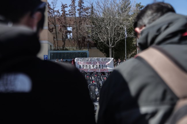 ΜΑΥΡΕΣ ΚΑΡΕΚΛΕΣ ΤΕΜΠΗ