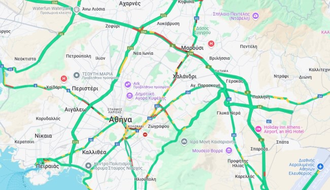 Μεγάλες καθυστερήσεις στην Αττική Οδό - Έπεσαν χώματα στο ύψος της Μεταμόρφωσης