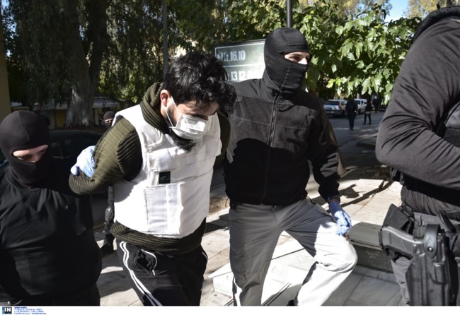 Στον ανακριτή ο 27χρονος τζιχαντιστής - Πήρε προθεσμία για να απολογηθεί [εικόνες]