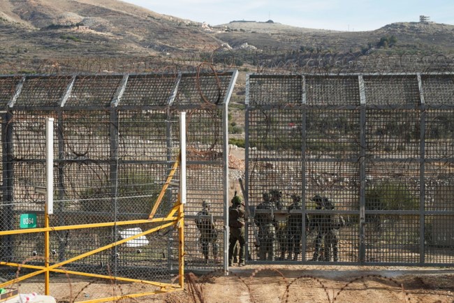 Συρία: Το Ισραήλ διαψεύδει ότι ισραηλινά άρματα μάχης είναι έξω από τη Δαμασκό