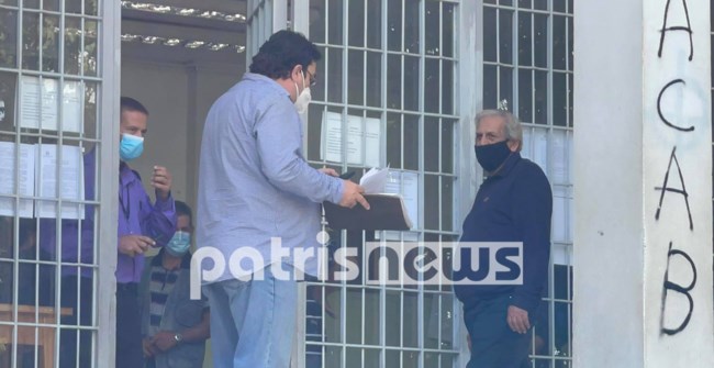 Πύργος: Στο δικαστήριο ο "τσολιάς" πατέρας αρνητής - "Πέταξε" τη φουστανέλα
