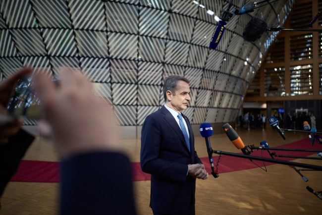 Μητσοτάκης από Βρυξέλλες: Θα ηγηθώ της προσπάθειας οι πολιτικοί να δικάζονται από τους φυσικούς τους δικαστές