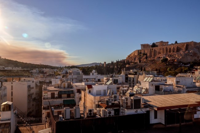 Φωτιά στην Αθήνα από Ξυλόκαστρο
