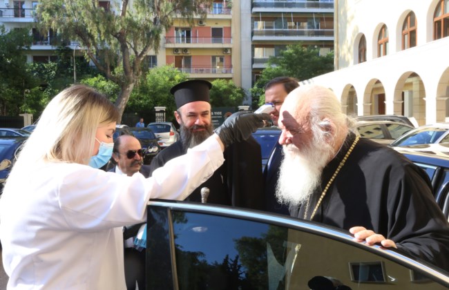 Αποκάλυψη: Το μυστικό κορονο-γεύμα των ιεραρχών με τον Αρχιεπίσκοπο στη Μονή Πετράκη - Ποιοι συμμετείχαν