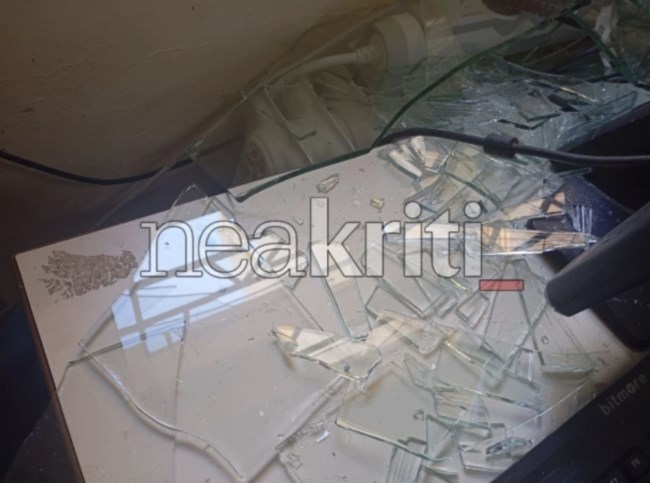 Κρήτη: Βανδάλισαν το Λύκειο Χερσονήσου - Έσπασαν τζάμια και πόρτες [εικόνες]