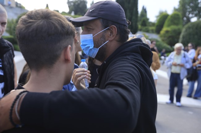 Στο πλευρό του Πάνου Ρούτσι οι μαθητές στο Σύνταγμα - Για 17η ημέρα συνεχίζει την απεργία πείνας [εικόνες]