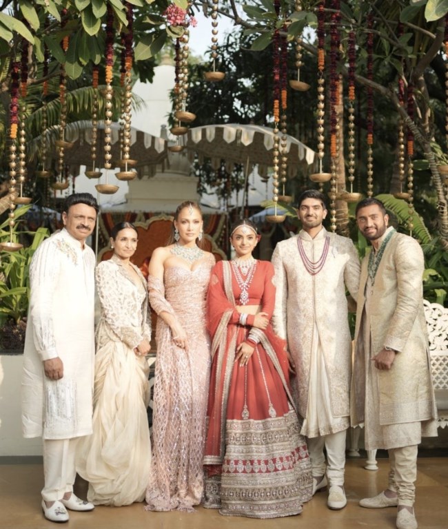 ΙΝΔΙΑ ΓΑΜΟΣ ΤΗΣ ΧΡΟΝΙΑ ΜΕ JLO