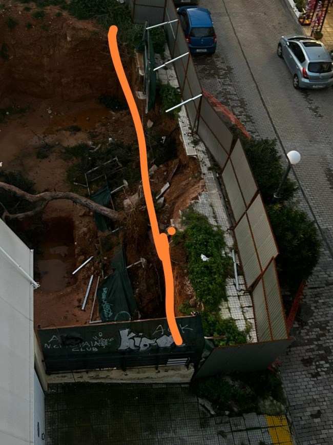 Κηφισιά: 9ώροφο κτίριο μεγαθήριο προκάλεσε καθίζηση - Παρέσυρε καλώδια ρεύματος, πεζοδρόμια, μάντρες [εικόνες]