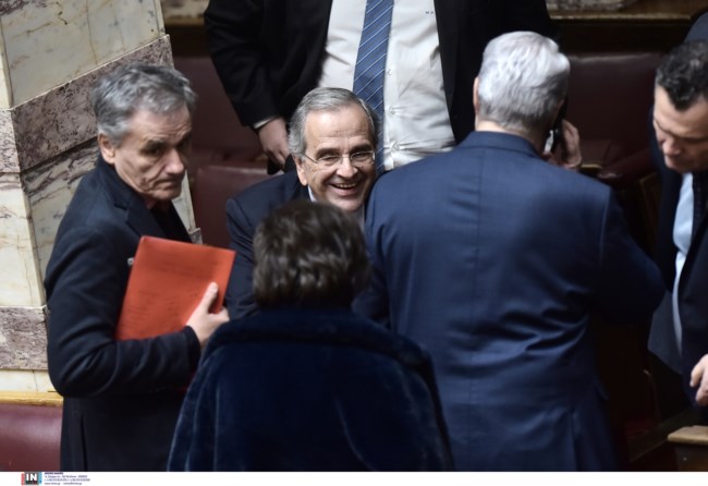 Χαμηλοί τόνοι στο Μαξίμου για το "αντάρτικο" Σαμαρά - Ετοιμάζει και νέα διαφοροποίηση για τον γάμο ομόφυλων ζευγαριών