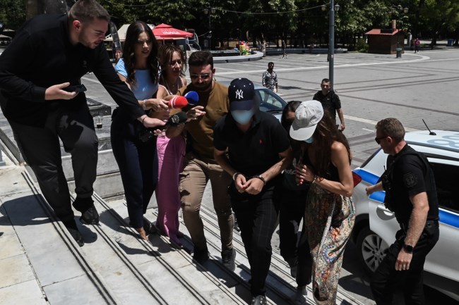 Αρκαδία: "Τι είπες μ@@ή π@@@" - Τι κατέθεσε η 34χρονη - Ο 64χρονος τους ακολούθησε και επιτέθηκε στον σύζυγό της