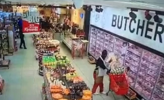 Ο χειρότερος εφιάλτης κάθε γονιού: Μητέρα στη Νότιο Αφρική γύρισε για μια στιγμή και άγνωστος της άρπαξε το μωρό