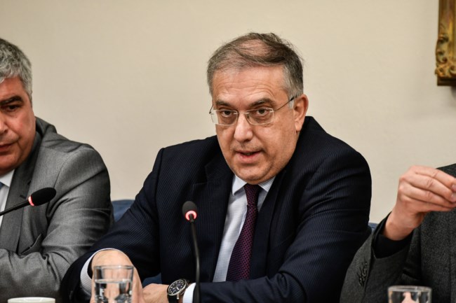 Ανασχηματισμός: Γιατί ο Μητσοτάκης "έκοψε" τους Θεοδωρικάκο και Βρούτση- Το παρασκήνιο