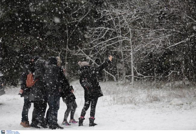 Προβλέψεις για λευκή Πρωτοχρονιά στην Αττική και σε πολλές περιοχές - Πού θα χιονίσει, σύμφωνα με τους μετεωρολόγους