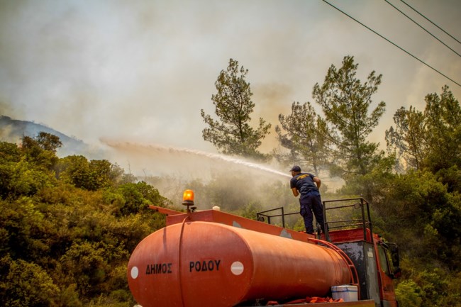 Πύρινος εφιάλτης με 90 φωτιές - "Η σημερινή μέρα είναι η δυσκολότερη όλου του καλοκαιριού"