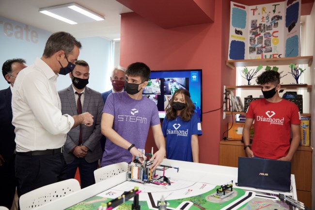 Στο Xanthi TechLab ο Κυριάκος Μητσοτάκης: "Αρκετές ιστορίες επιχειρήσεων ξεκίνησαν έτσι όπως ξεκινάτε εσείς"