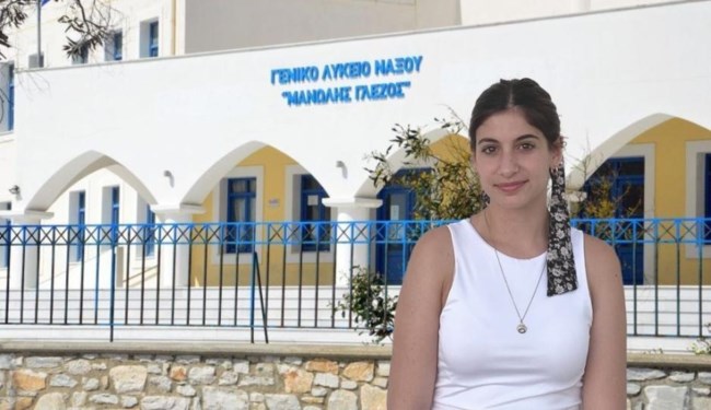 Πανελλήνιες 2022: Αυτοί είναι οι πρώτοι των πρώτων - Οι αριστούχοι που εκπλήρωσαν το όνειρό τους [Εικόνες]