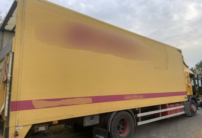 Θεσσαλονίκη: 41χρονος έκρυβε 26 μετανάστες σε ειδική κρύπτη στο φορτηγό